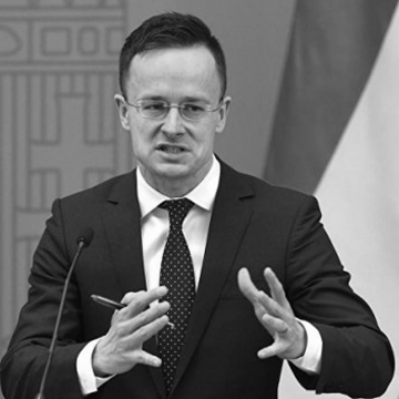Голова МЗС Угорщини назвав КПВВ у Станиці Луганській “одним із найсумніших місць в Європі”