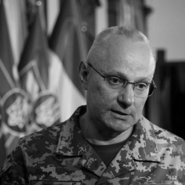 Зеленський звільнив головнокомандувача ЗСУ Хомчака