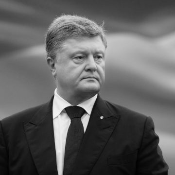 Путін у своїй статті публічно оголосив претензії на територію України — Порошенко