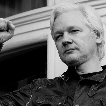Засновника Wikileaks Джуліана Ассанжа позбавили громадянства Еквадору