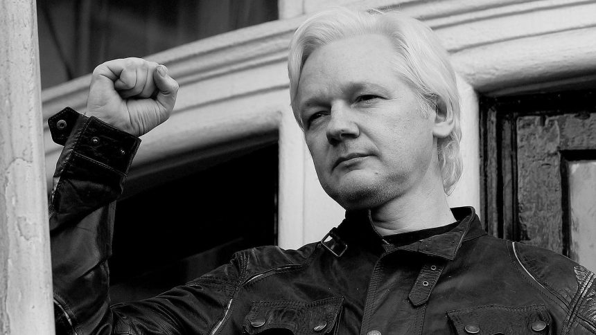 Засновника Wikileaks Джуліана Ассанжа позбавили громадянства Еквадору