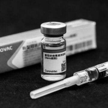 МОЗ рекомендує скоротити інтервал між двома дозами вакцини CoronaVac