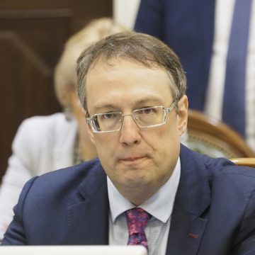 Кабмін звільнив Геращенка з посади заступника глави МВС