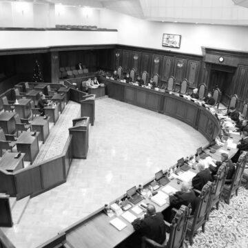 КСУ відмовився розглядати конституційність призначення Шкарлета міністром освіти КСУ відмовився розглядати конституційність призначення Шкарлета міністром освіти