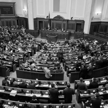Монобільшість блокує законопроєкти опозиції, – КВУ