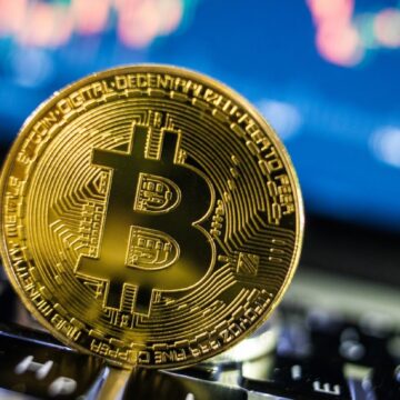 Ціна біткоїна вперше з травня злетіла вище $ 45 000