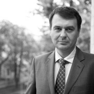 Гетманцев заперечує напружені відносини “Слуги народу” з Разумковим