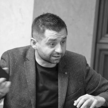 Закон про олігархів набере сили через пів року. РНБО має забезпечити роботу “інструментів фінансової розвідки”