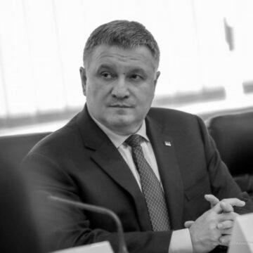 Аваков дав пораду Банковій – перехрестити Арестовича і послати його куди подалі