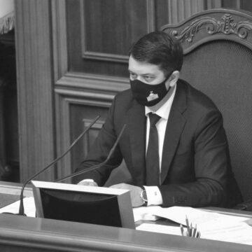 Кабмін можуть покинути 3-4 міністри в кінці вересня, — Разумков