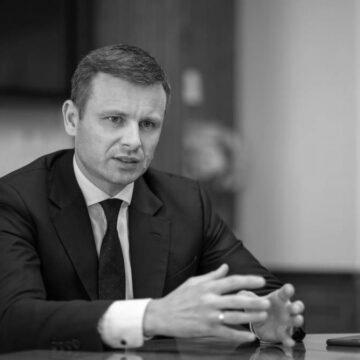 Марченко: в уряді розглядають варіант, аби не пускати працівників на роботу без вакцинації