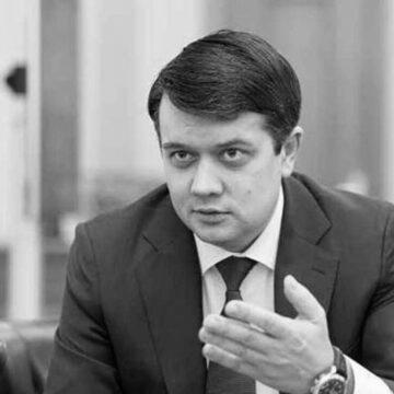 Дехто зарано розвішує ярлики, – Разумков про причетність олігархів до замаху на Шефіра