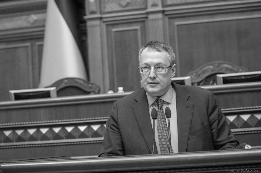 Замах на Шефіра: у МВС спрогнозували вірогідність затримання нападника і пояснили, чому він стріляв по водію