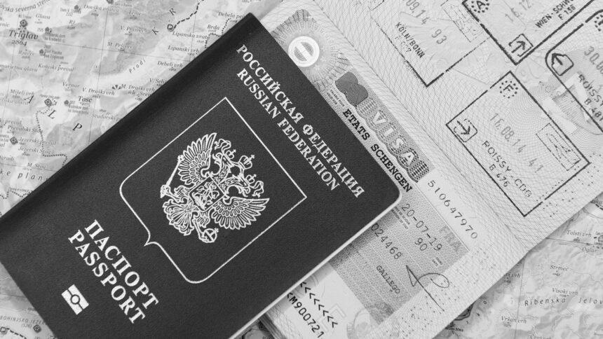 Росія в окупованому Криму карає українців, які не прийняли російські паспорти
