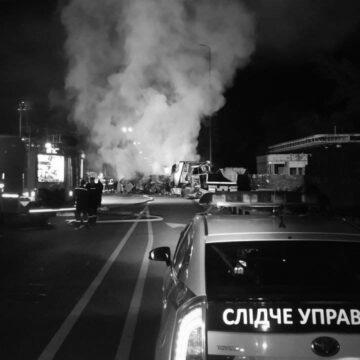 У Києві п’яний водій на мікроавтобусі врізався у поліцейське авто, є постраждалі