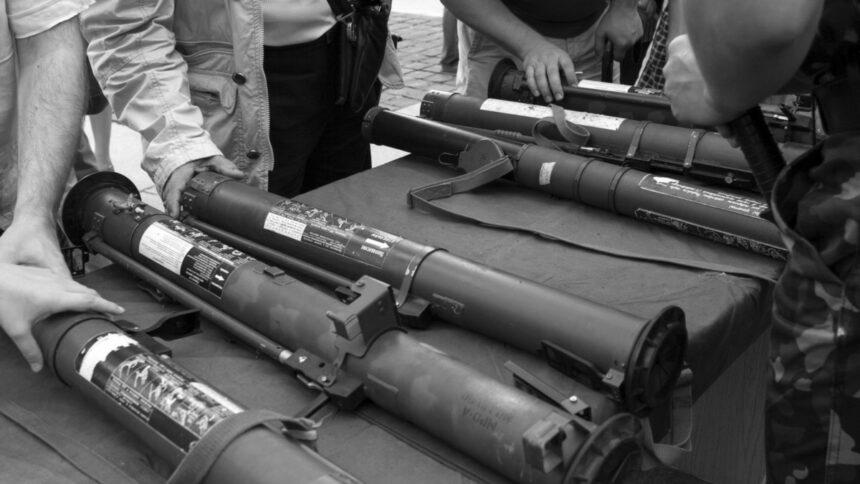Контррозвідка СБУ викрила зловмисників, які торгували зброєю та особливо небезпечними хімічними речовинами, вилучено 25 кг ртуті