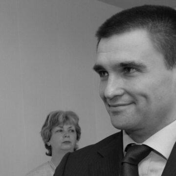 “Наїзд на владу і Зеленського особисто”. Клімкін пояснив, які сенси Росія заклала у хамській статті Медведєва