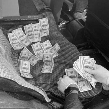 Хабар у 5 тисяч доларів: затримали заступницю начальника управління Держгеокадастру в області