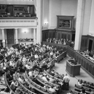 “Слуга народу” Арахамія про голосування “Батьківщини” за відставку Разумкова: “Грати за вітром” – це ознака політичного досвіду