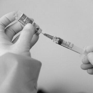 За добу проти COVID-19  вакцинували понад 82 тисячі людей.