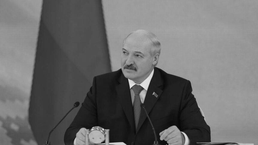 Лукашенко обіцяє безпеку польотів над Білоруссю, водночас погрожує новою посадкою літака