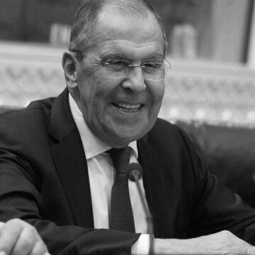 Про відсутність діалогу з НАТО заявив очільник МЗС РФ