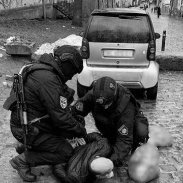 На Львівщині поліцейські затримали зловмисника, причетного до вбивства та замаху на вбивство На Львівщині поліцейські затримали зловмисника, причетного до вбивства та замаху на вбивство