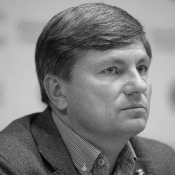 Партія Порошенка занесла в ОГП дві заяви про злочини в “Укрексімбанку” і Pandora Papers