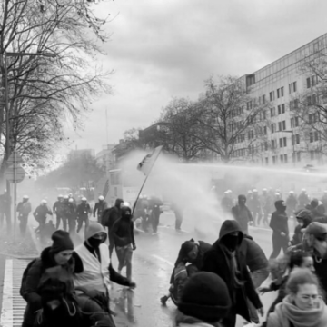 Акцію протеста у Брюсселі розігнали водометами та газом