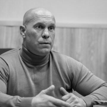 33_big Киву позбавили права на нагородну зброю