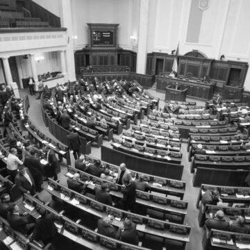 Верховна Рада встановила відповідальність за продаж ліків дітям