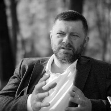 Корнієнко залишив керівну посаду в партії