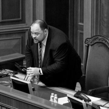 В першому читанні прийнято законопроєкт про посилення відповідальності за підробку COVID-сертифікатів
