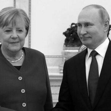 Меркель наполягає на діалозі між Німеччино та Росією