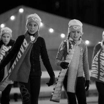 Всупереч законам: Офіс президента використовує неповнолітніх для реклами букмекерської контори