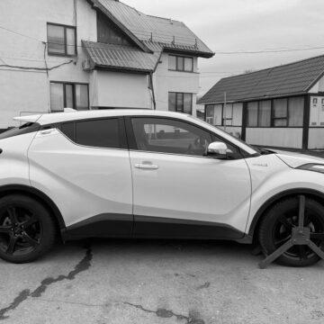 Спрацювала база Інтерполу: росіянка намагалась заїхати в Україну на викраденій машині Toyota C-HR