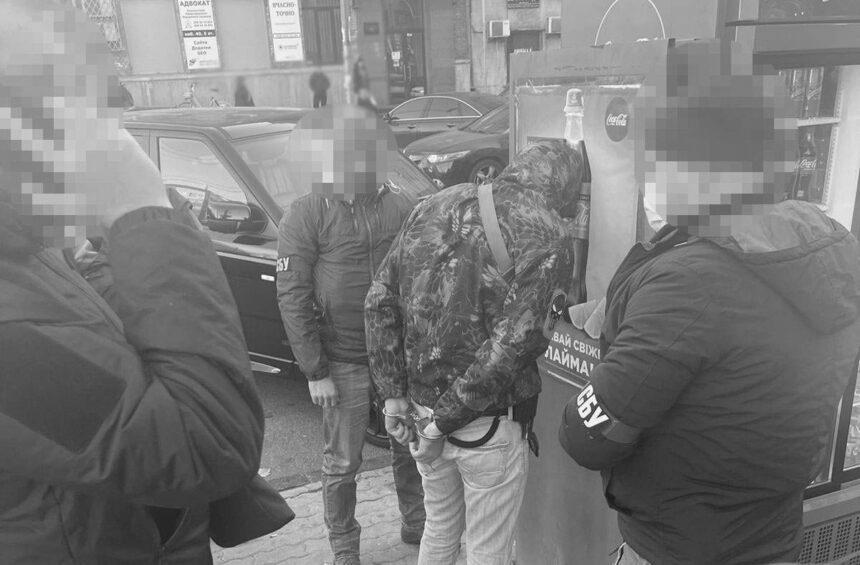 Поліція Києва затримала двох іноземців, які пограбували автомобіль