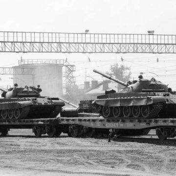 Розвідка спостерігає збільшення постачання техніки та озброєння