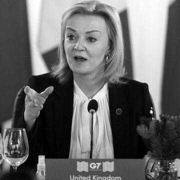 Очільниця МЗС Британії попередила Росію про наслідки агресивних дій