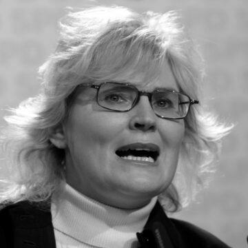 Міністр оборони Німеччини закликала посилити санкції проти РФ