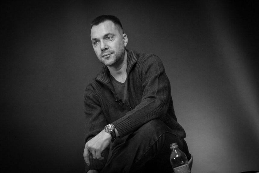 Арестович висловився з приводу військового обліку жінок