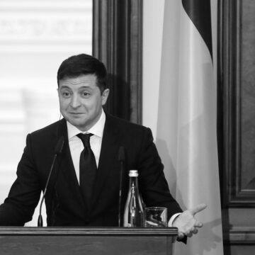 “Зеленський мав вивести Україну із тіні. Натомість – очолив фінансові потоки” – політтехнолог