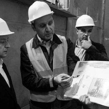 01 Зеленський три роки будує “Країну мрії”. На кого робить ставку