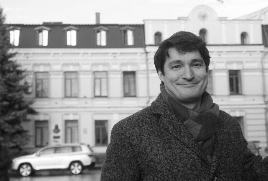 Навіщо Зеленський намагається виглядати простим українцем?