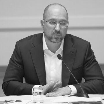 В Україні вводиться державне регулювання цін на гречку, борошно, цукор та молоко