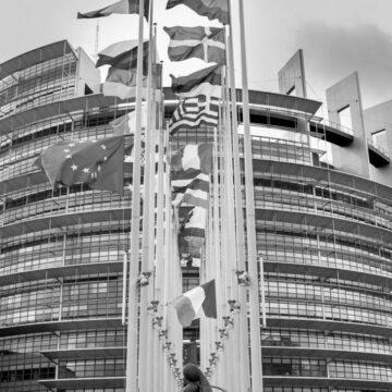 Депутат Європарламенту Ауштрявічюс закликав владу утриматися від політичного переслідування Порошенка