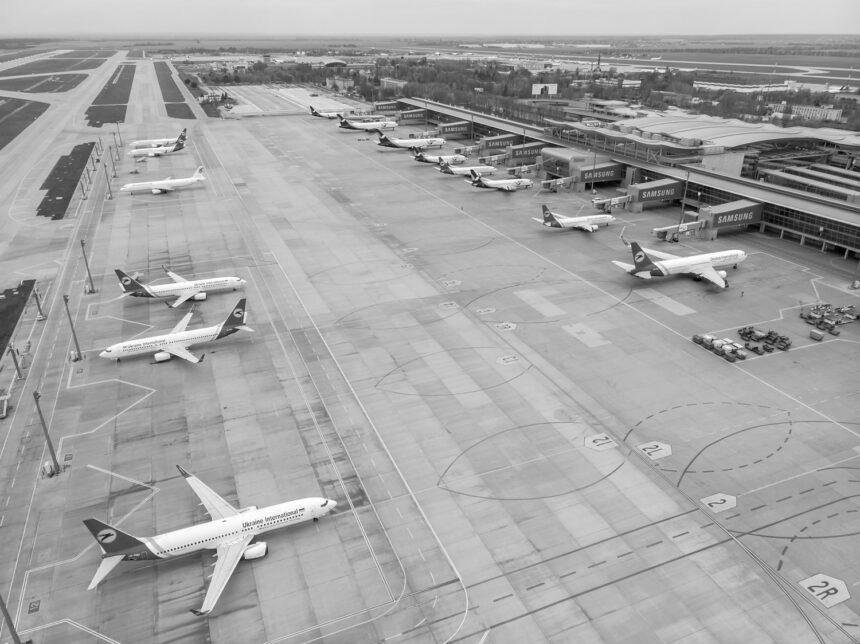 Ще одна країна переводить із Києва частину штату свого посольства