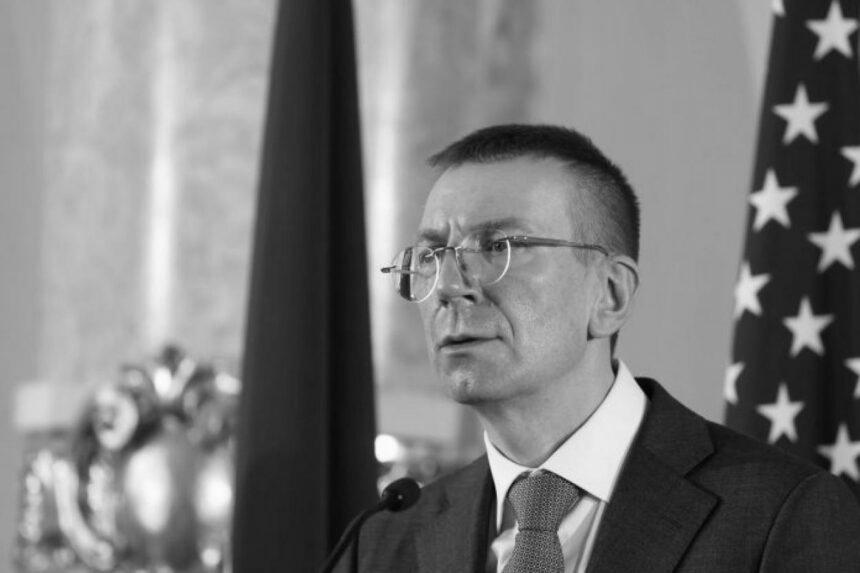Латвія назвала аморальною пропозицію Макрона щодо Путіна