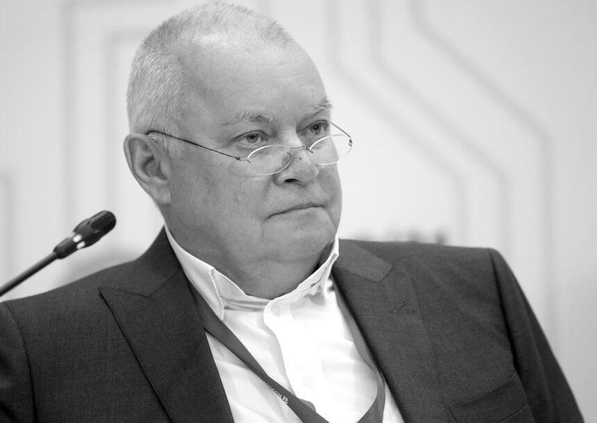 Російські пропагандисти намагаються очорнити ЗСУ й українських біженців