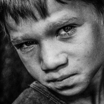 Російські військові продовжують знущатися з дітей в Україні: трагічні дані